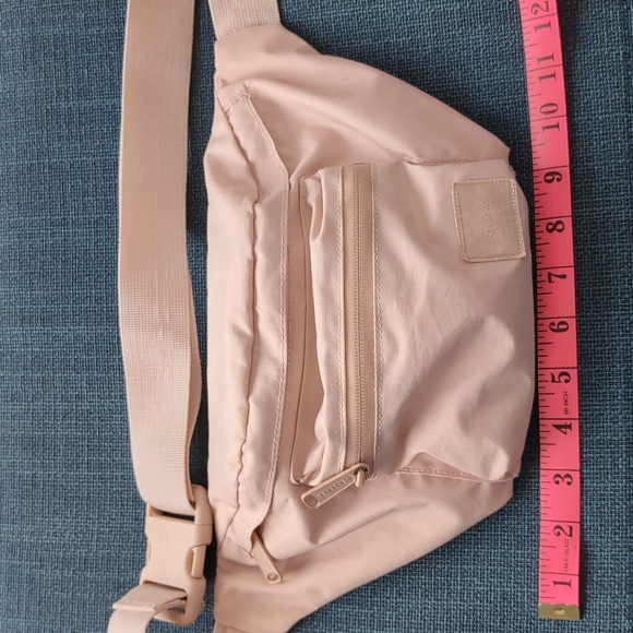 HERSCHEL BAG EUC - Picture 12 of 13